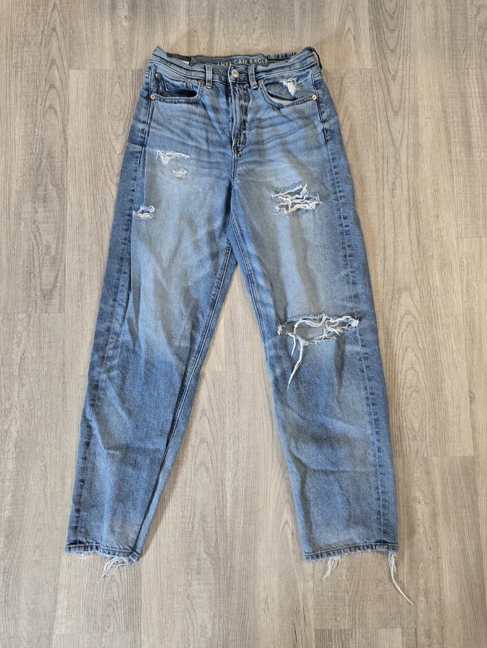 American eagle high-rise baggy straight jeans size 2 short